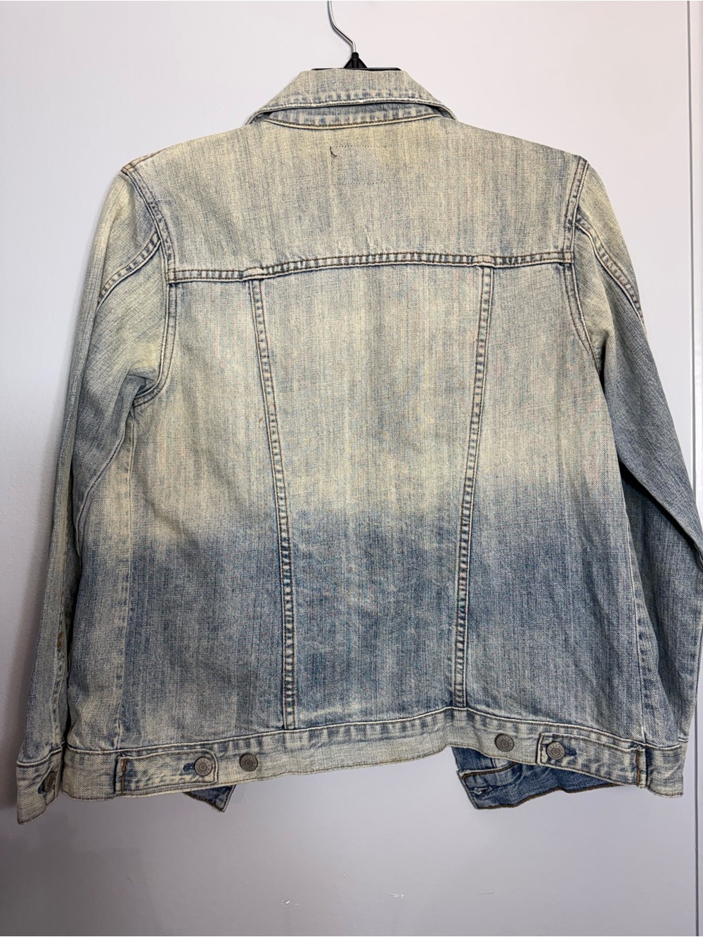 44. Rails Washed Light Blue Distressed Jean Jacket - Picture 4 of 5